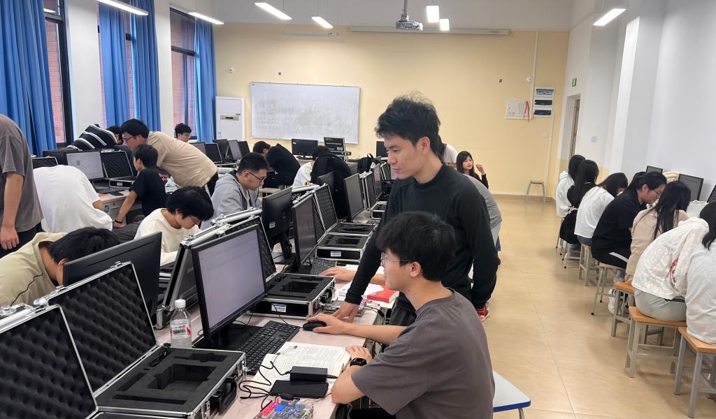 醫(yī)學(xué)信息工程與計(jì)算機(jī)信息技術(shù)開發(fā)的融合創(chuàng)新